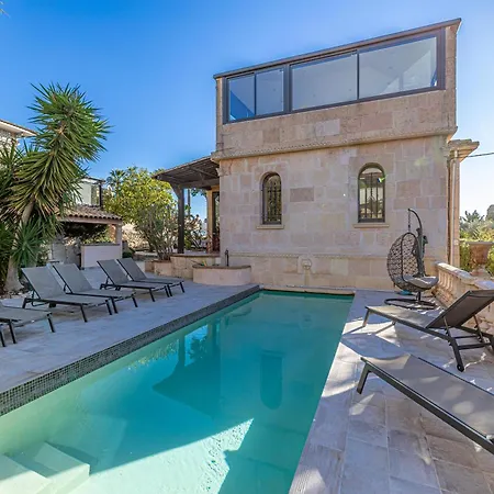 וילה Luxurious With Heated Pool 6br-12p - *